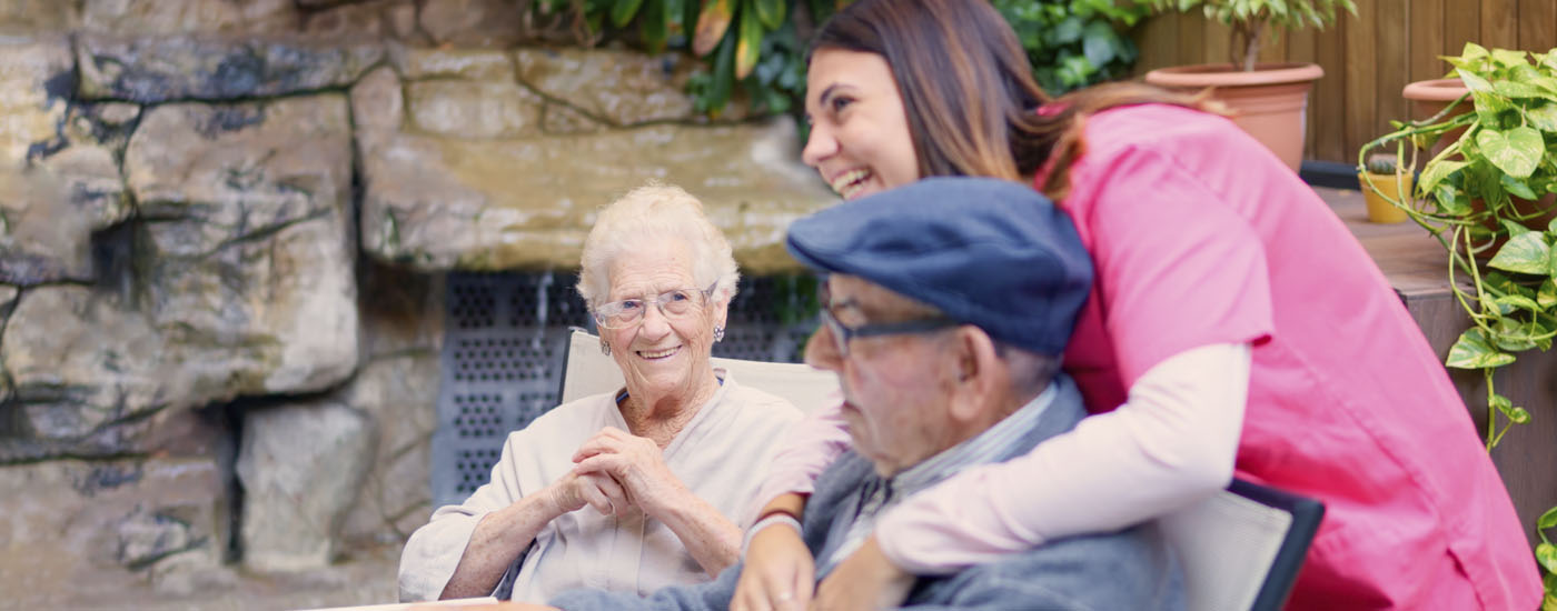 La importancia del cuidado de los adultos mayores y una solución innovadora para su seguridad